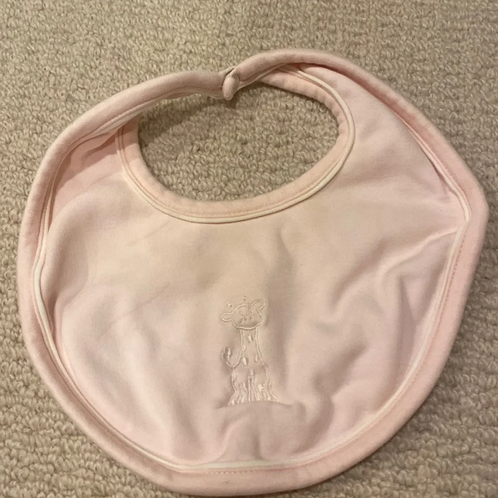 Kissy Kissy giraffe bib
